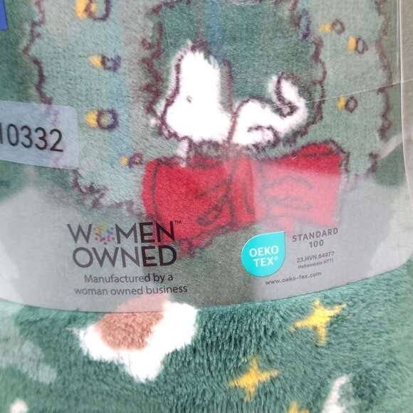 The Big One Peanuts Snoopy Christmas Plush Throw Blanket 5X6 Oversized Supersoft - Picture 11 of 14